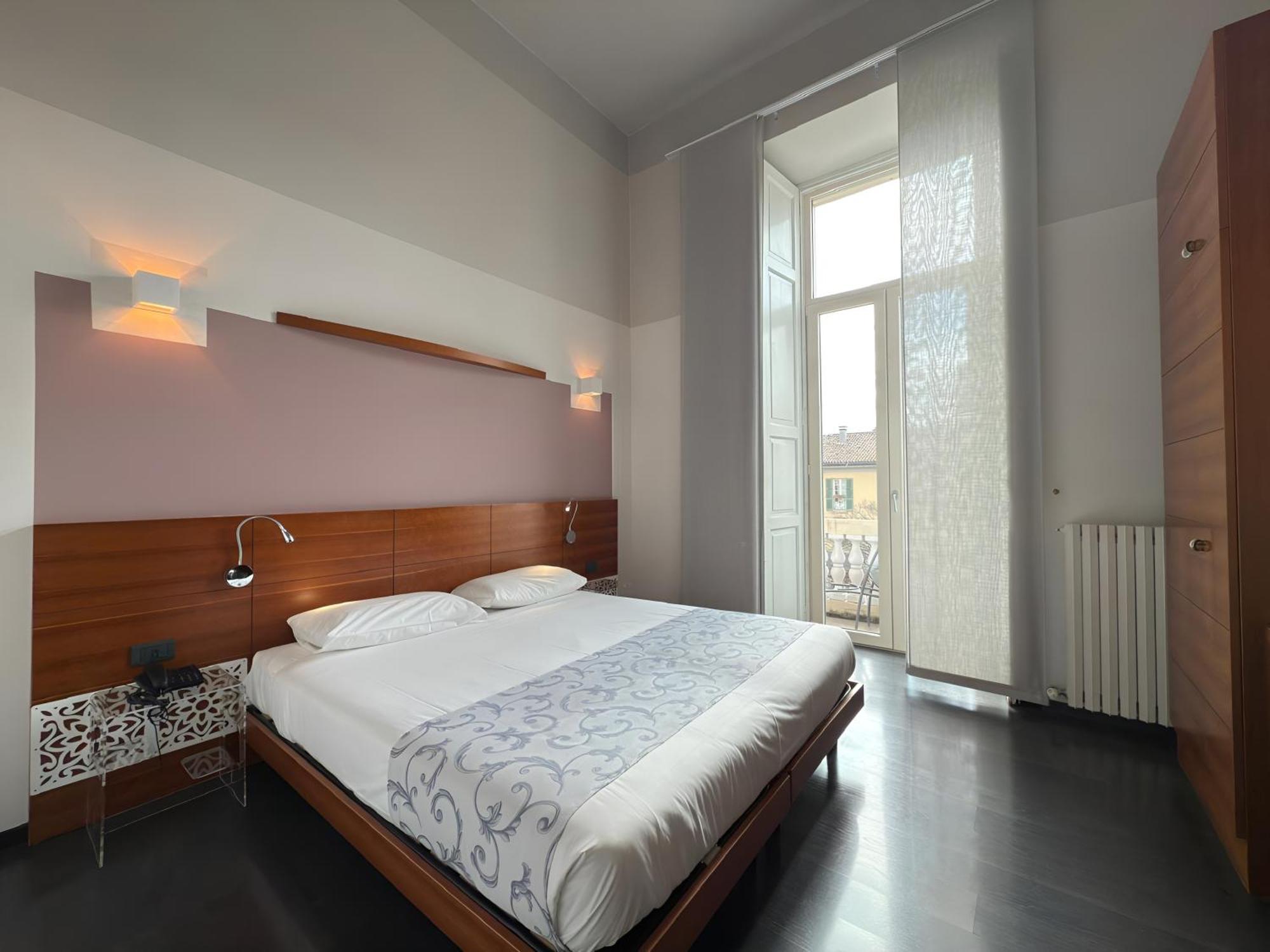 Hotel Europa Varese Exterior photo